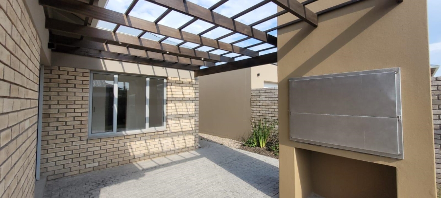 3 Bedroom Property for Sale in Mooikloof Country Estate Western Cape